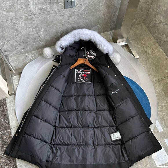 Moose Knuckles Women's Black Coat - Picture 4 of 5